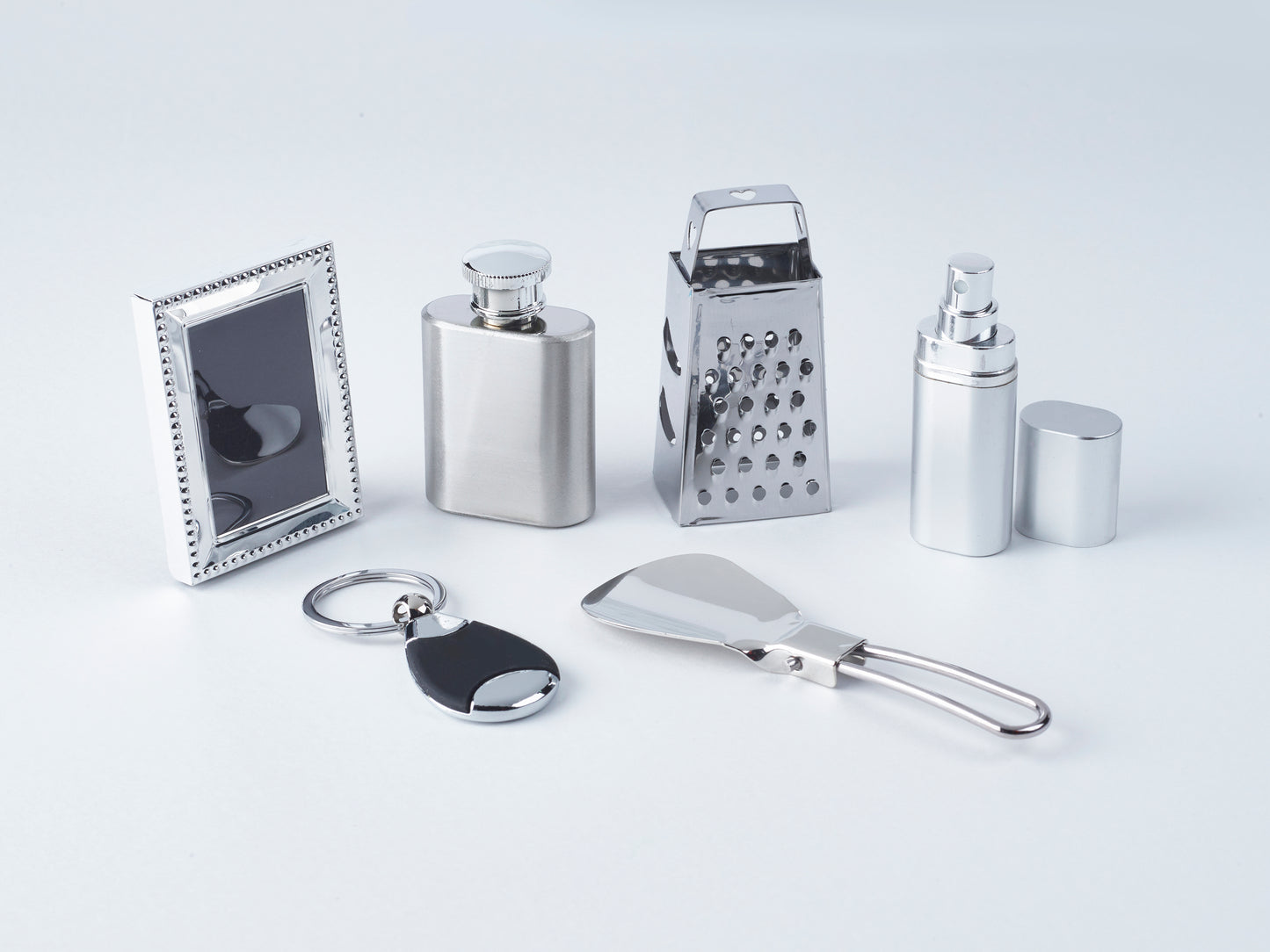 Robin Reed "Tartan Trees" 6 x 14" Christmas Crackers (82404)